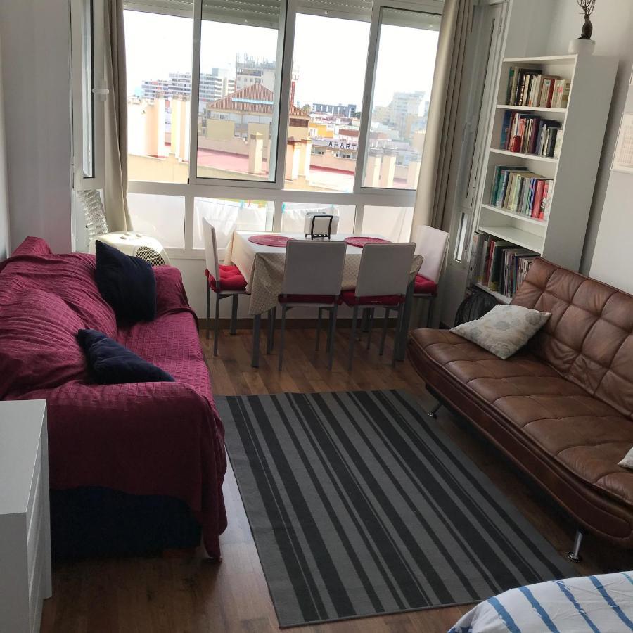 Apartamento Estudio Loft En El Centro Para 3 O 4 Personas Cama Doble Y Sofa Cama Check In A Partir De Las 15 Y 30 Min Pm Y Check Out Hasta Las 11 Y 30 Pm Con Wifi Normalmente No Se Puede Adelantar El Check In Τορρεμολίνος Εξωτερικό φωτογραφία